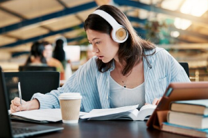 Listening & Learning 